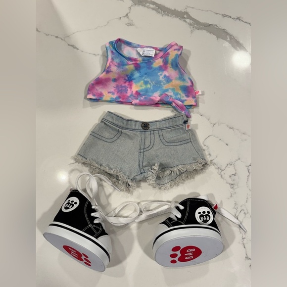Build-A-Bear Colorful Tie-Dye Crop Top and Denim Shorts and sneaker outfit! - Picture 1 of 6